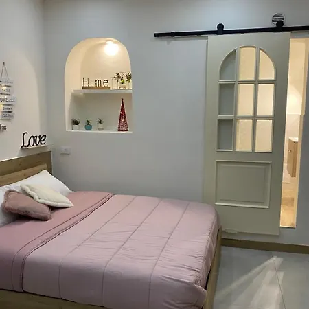 La Mea Partenope Nyaraló *